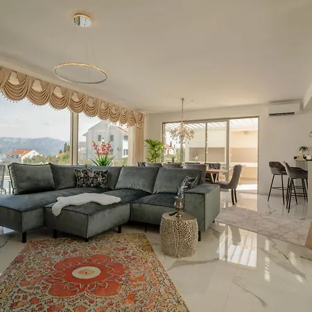 فيلة Oasis Mit Meerblick *